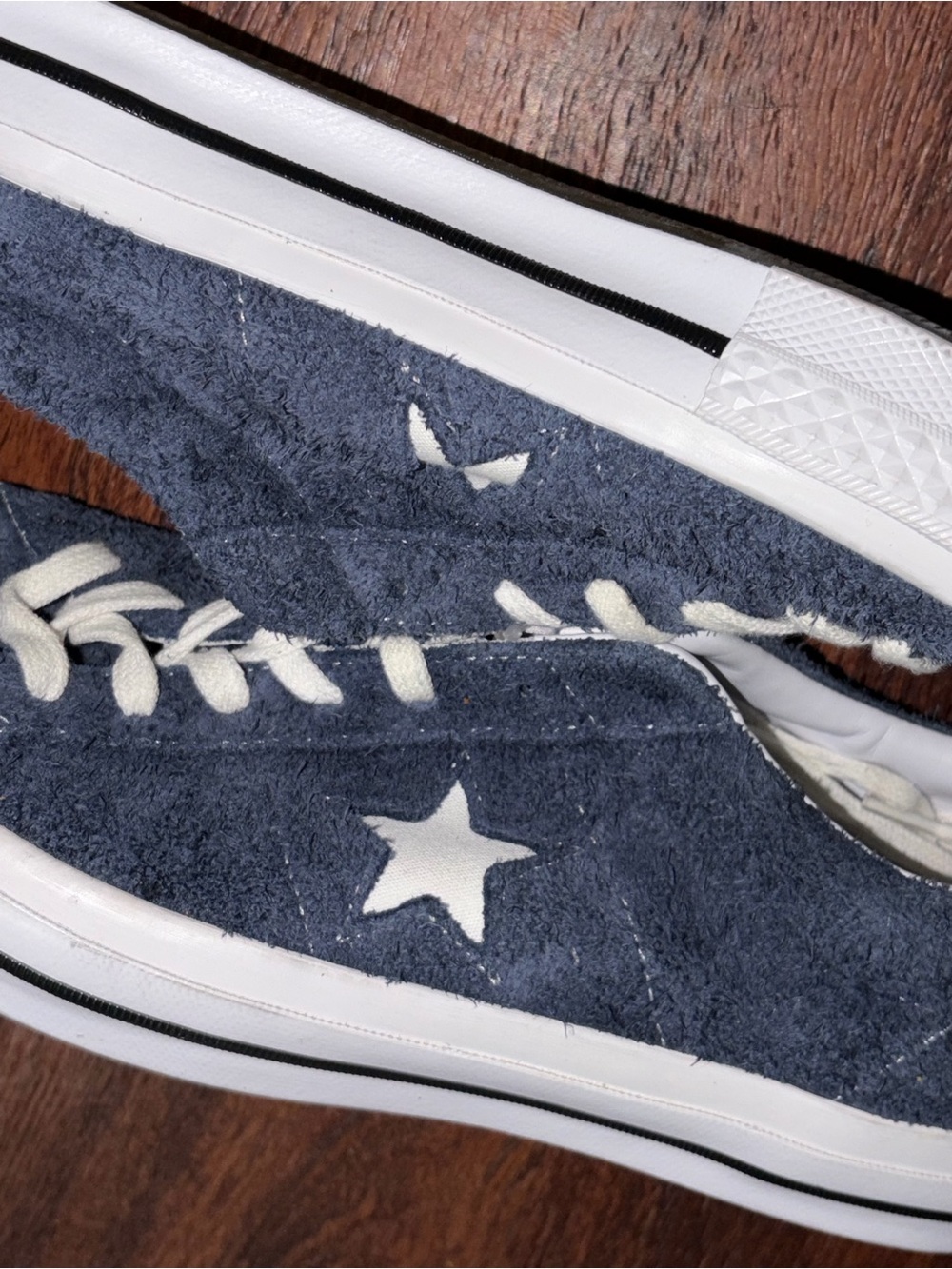 Converse - Picture 2 of 14